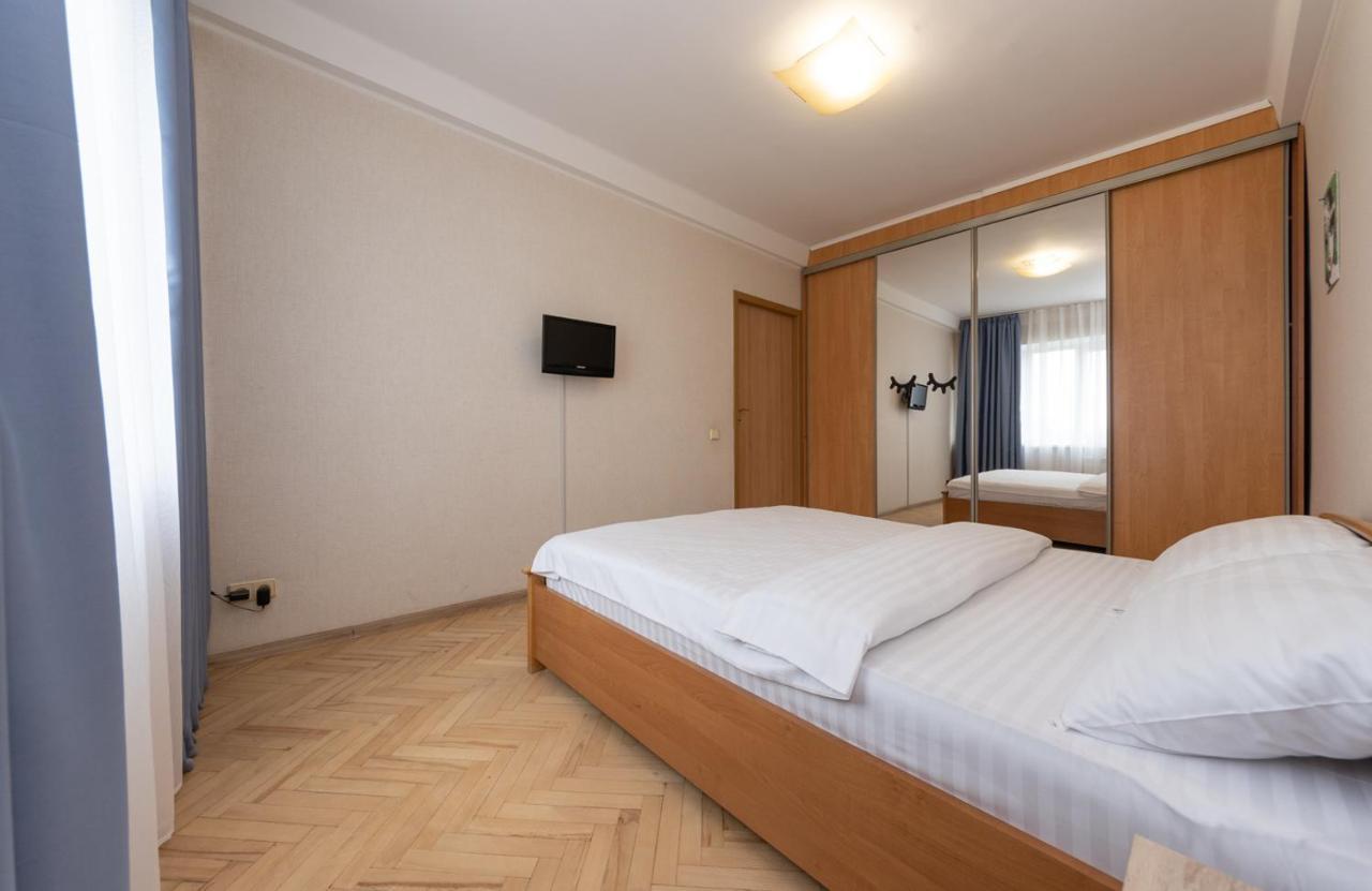 1 Bedroom Apart Near Metro Pecherska Kiew Exterior foto