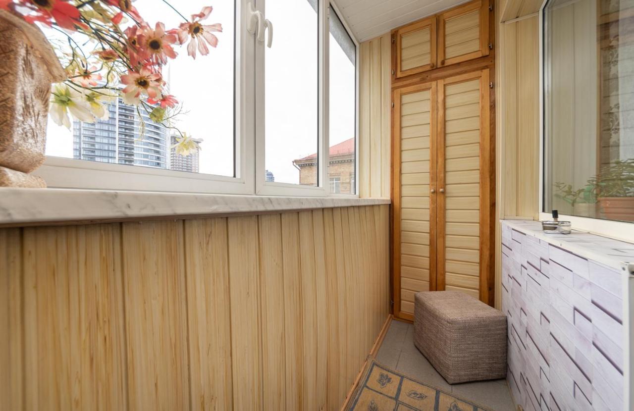 1 Bedroom Apart Near Metro Pecherska Kiew Exterior foto
